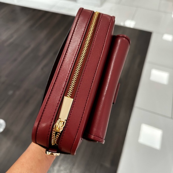 Michael Kors Bradshaw Medium Pocket Camera Crossbody, Multiple Options - Picture 7 of 13